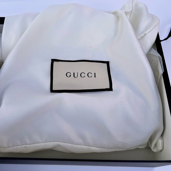 Like new GG MARMONT SUPER MINI BAG in taupe color goes with everything - Picture 11 of 12